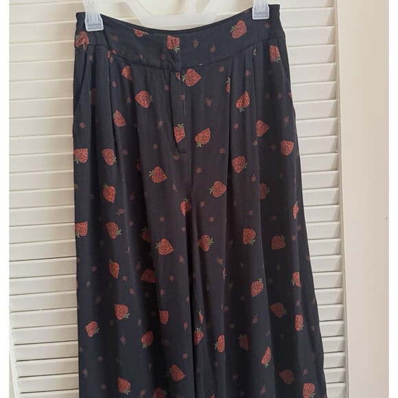 Farm Rio Strawberry Print Wide Leg Pants Small High Rise Black Red Boho Hippie - Picture 4 of 15